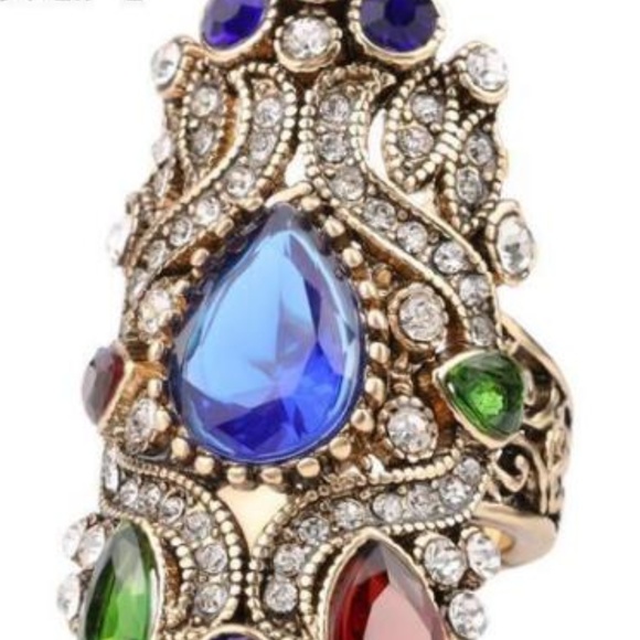 Jewelry - 🔘Stunning Statement Ring